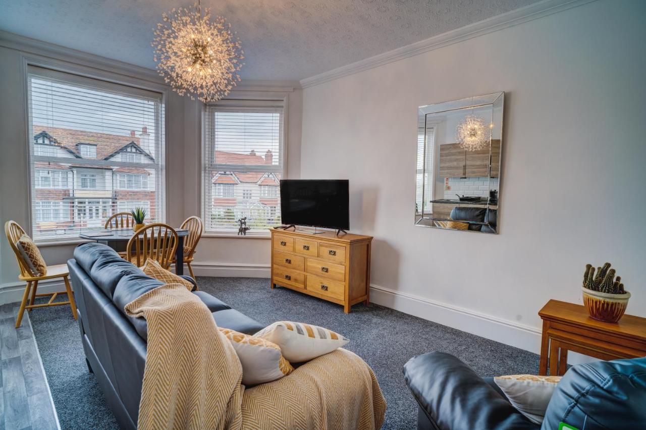 Beachmount Holiday Apartments Colwyn Bay Eksteriør billede